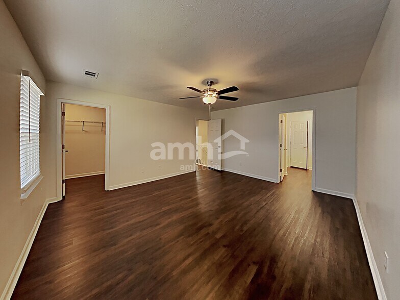 Building Photo - 1668 Comanche Run