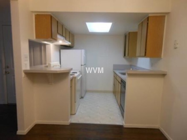 Building Photo - Knollwood Condos near Mississippi and Chambers