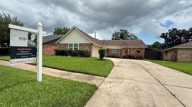 Primary Photo - 8110 Streamside Dr