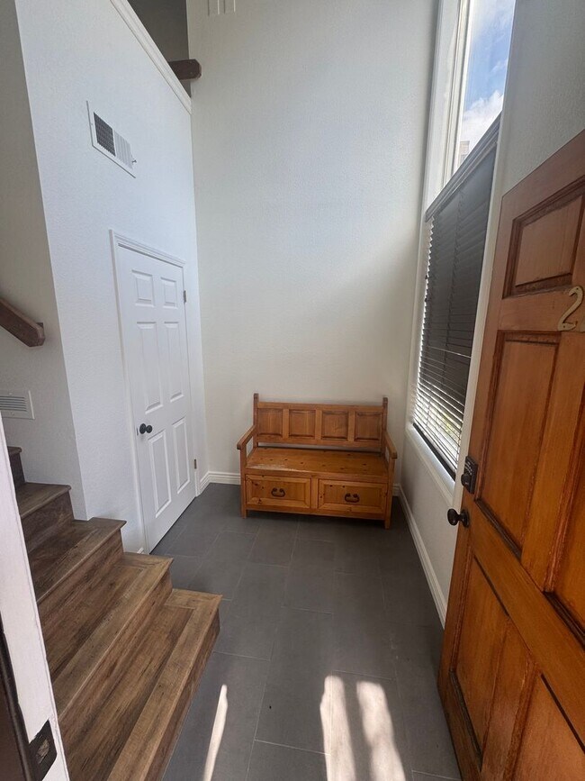 Building Photo - MOVE IN READY! Fully Furnished 2-Bed Condo...