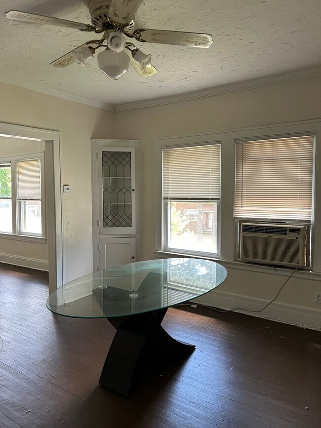 Building Photo - Spacious 3-Bedroom, 2-Bath First Floor  Ap...