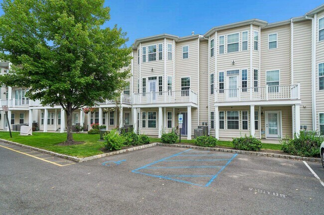 Building Photo - 21 Creekside Ct