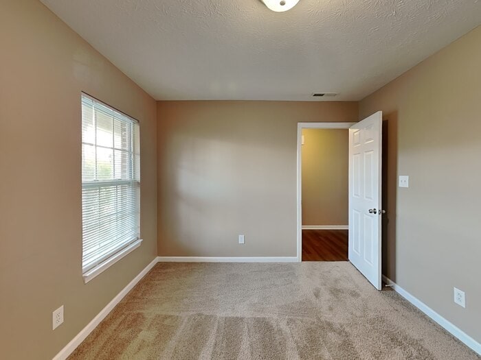 Building Photo - 10447 Bellchime Ct