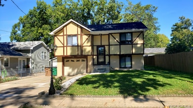 Building Photo - 6407 Carpenter Ave