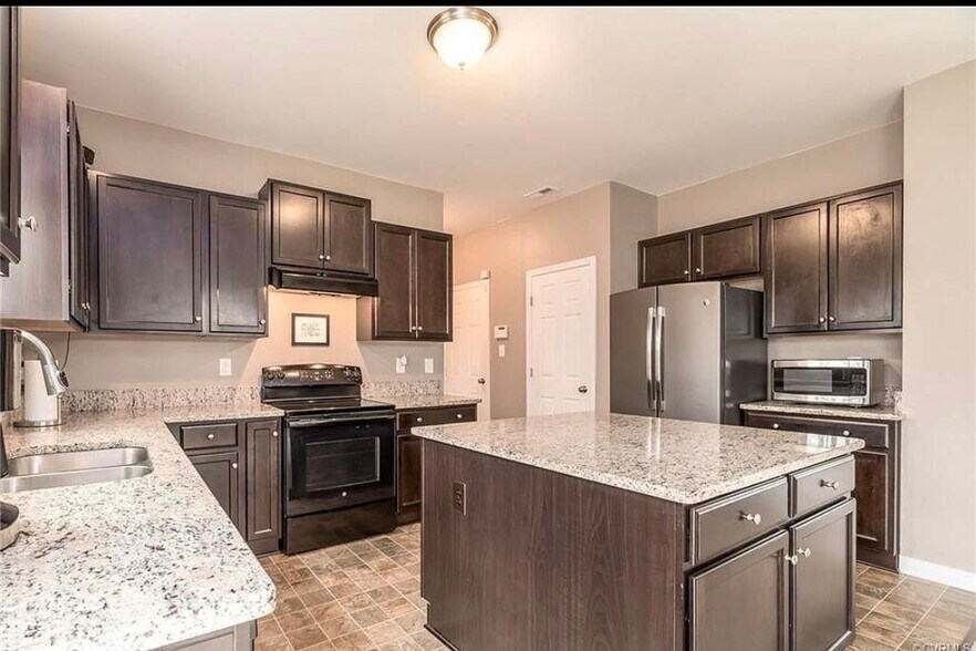 Building Photo - 4007 Island Park Ct