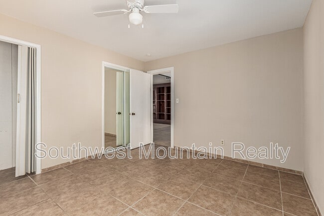 Building Photo - 10546 E Boise St