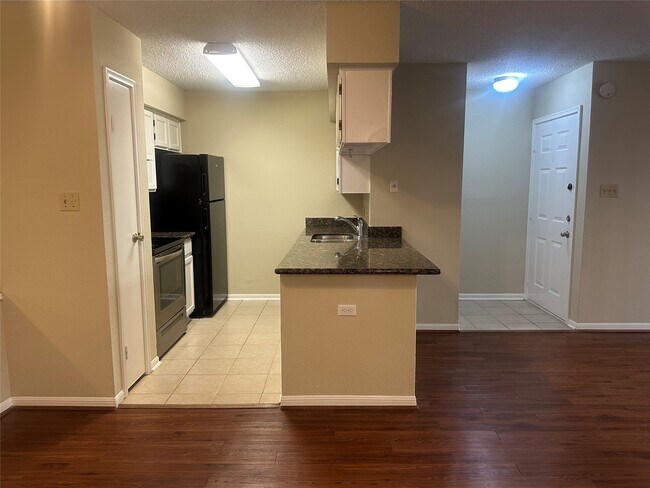 Building Photo - 2120 El Paseo St