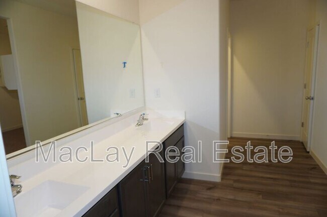 Building Photo - 627 N Crowned Dove Trail