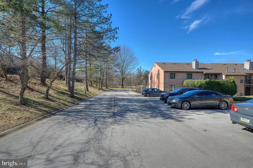 Building Photo - 61 Le Forge Ct