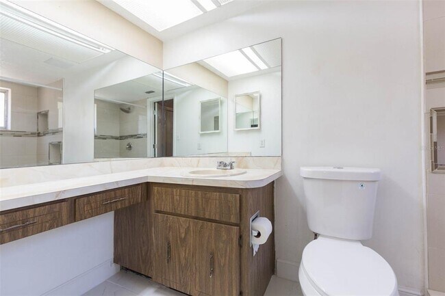 Building Photo - 8253 Redfield Dr