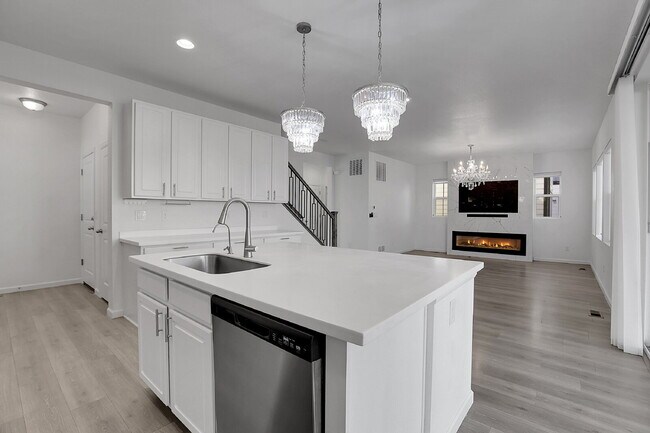 Building Photo - $2,995.95,  4-bed, 3.5-bath, located in Aurora with beautiful finishes.