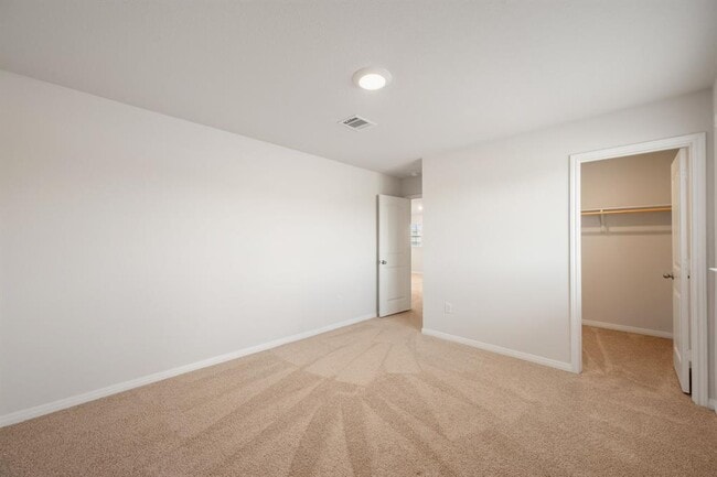 Building Photo - 409 Emerald Cv