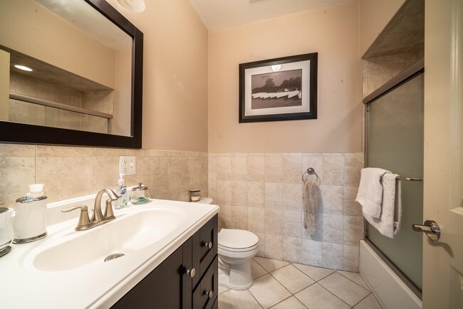 Building Photo - 382 3rd St