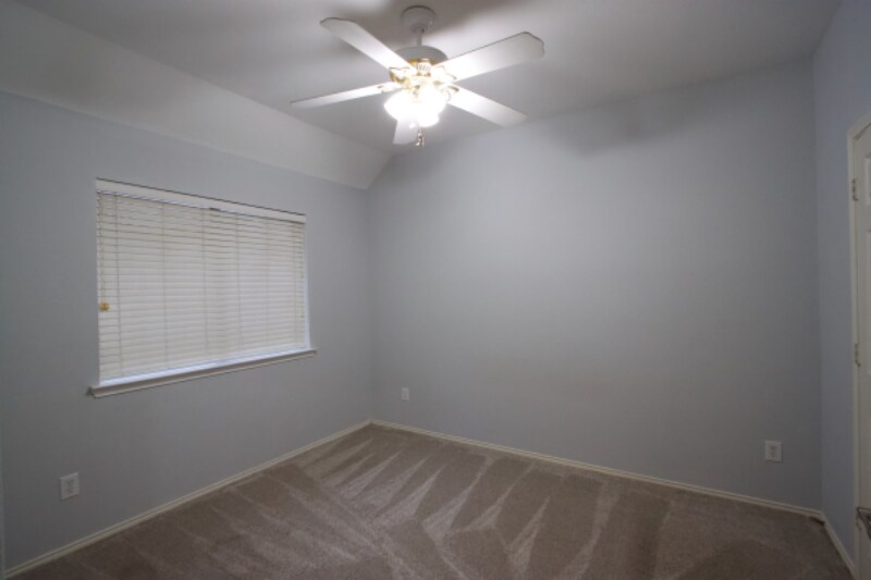 Building Photo - 3605 Villanova Dr