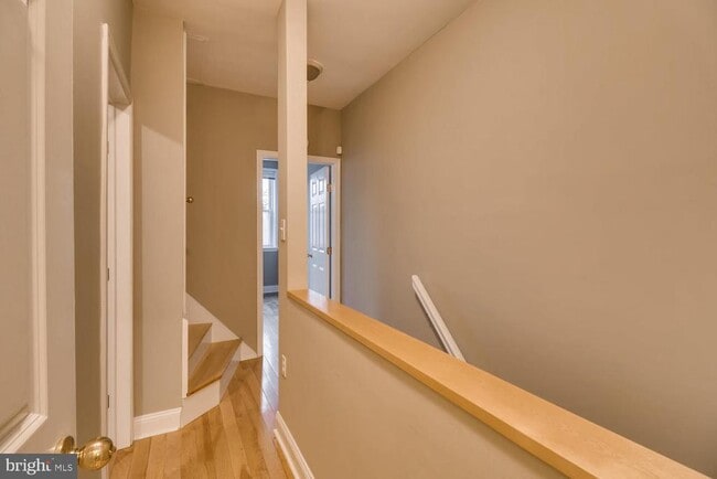 Building Photo - 1020 W Lombard St