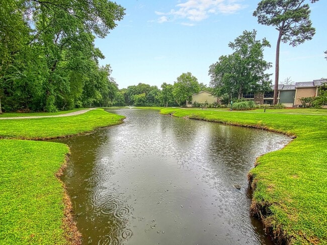 Building Photo - Charming 2BR/2BA Condo with Water Views in Sought-After Montclair – Mount Pleasant, SC