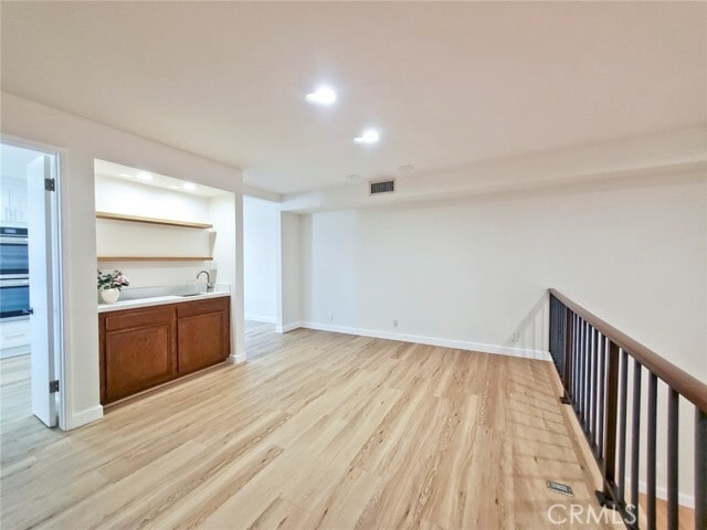 Building Photo - 5345 White Oak Ave
