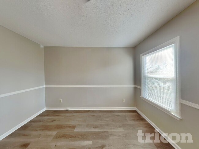 Building Photo - 204 River Song Rd