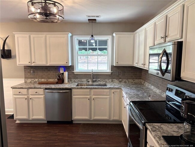 Building Photo - 3083 Carolina Way