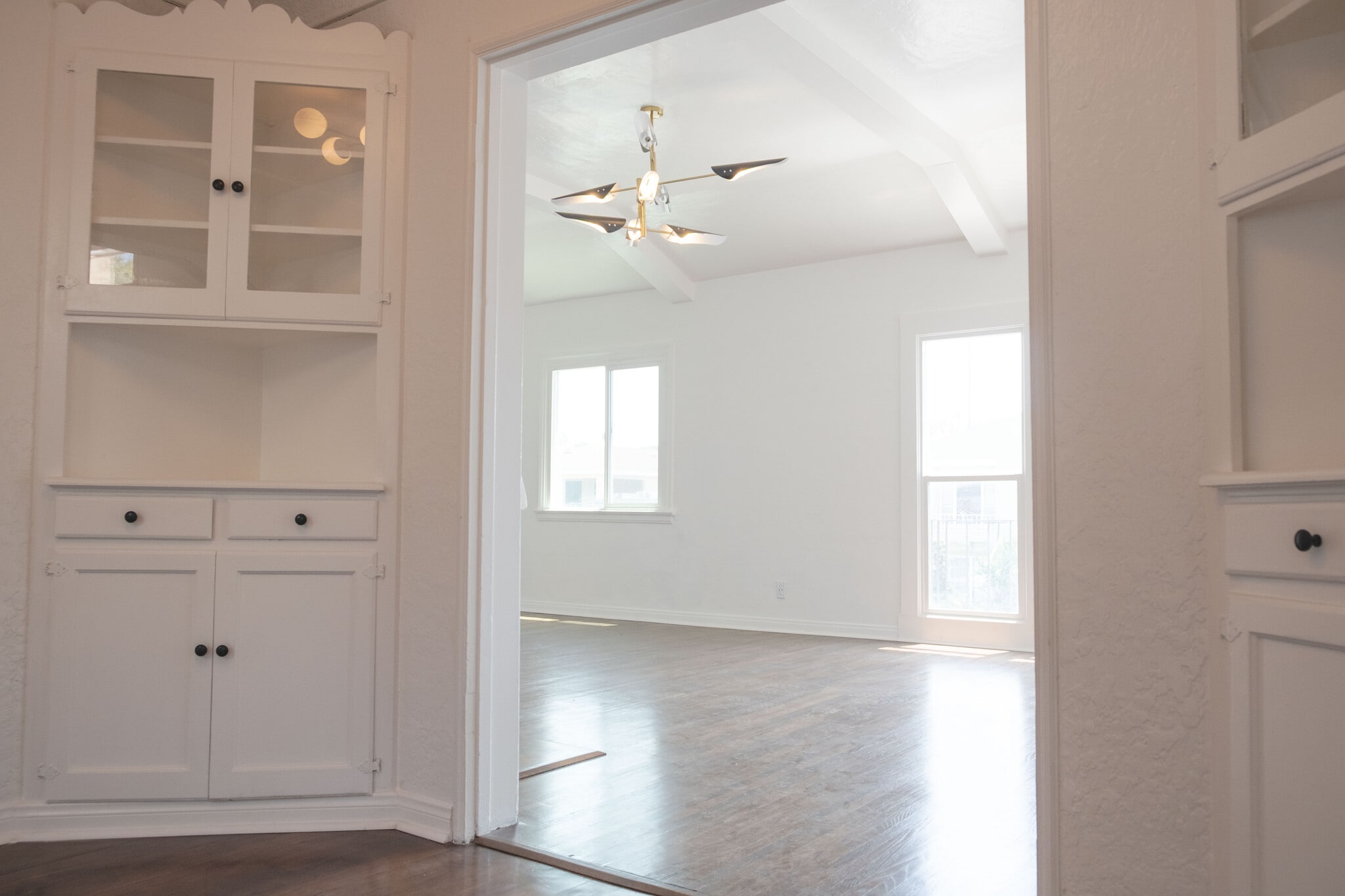 Building Photo - 3029 W Vernon Ave