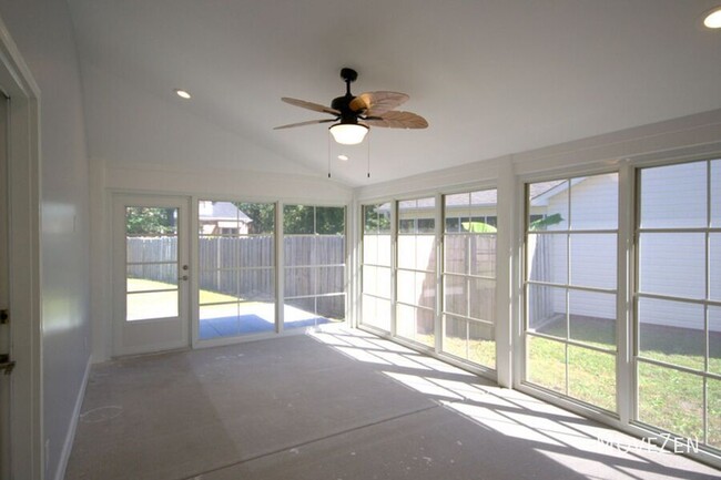 Building Photo - 4817 Weybridge Ln