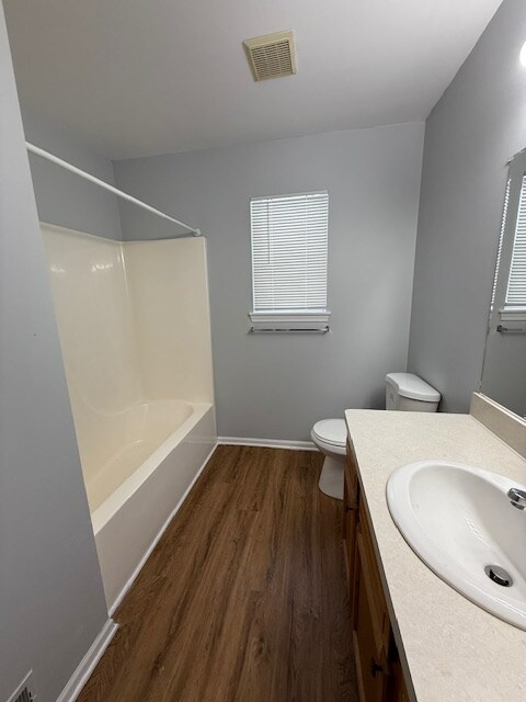 Building Photo - 28913 Annapolis Ave