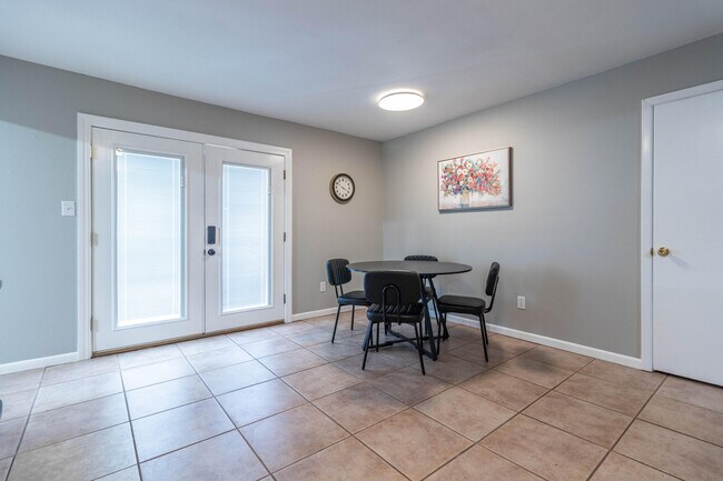 Building Photo - 210 W El Cortez Dr