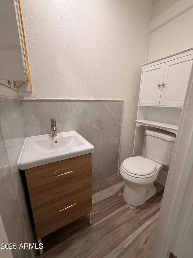 Building Photo - 8461 W Audrey Ln