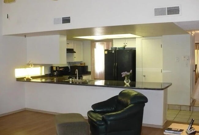 Building Photo - 12708 Tomlinson Dr SE