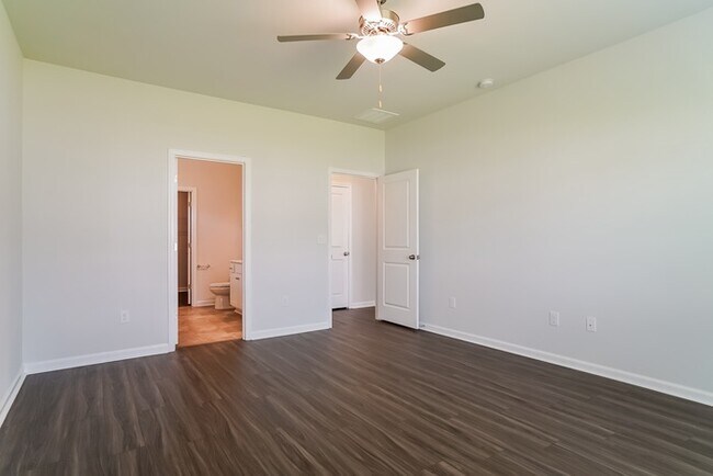 Building Photo - 347 Augustine Dr