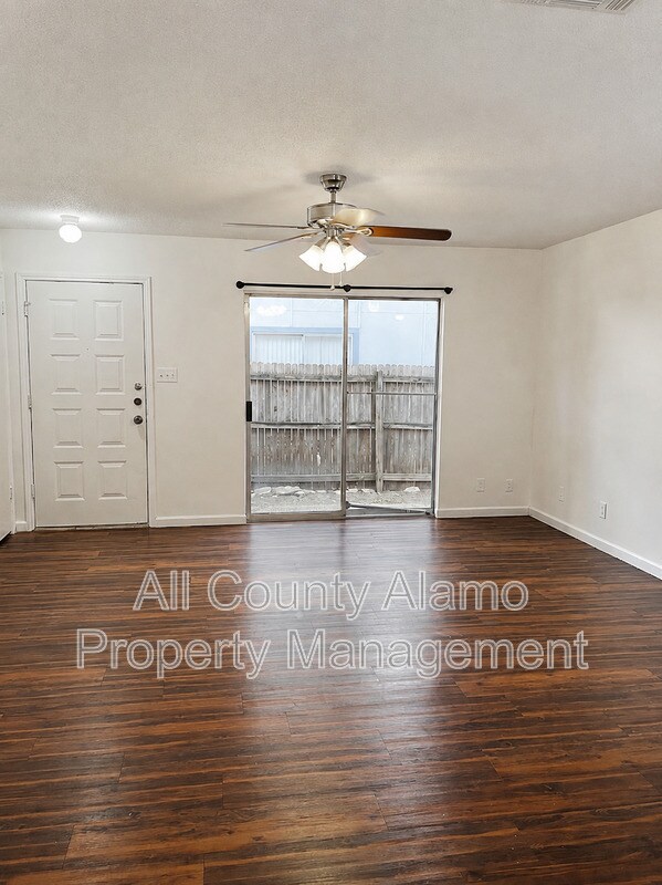 Building Photo - 8922 Emerald Spring