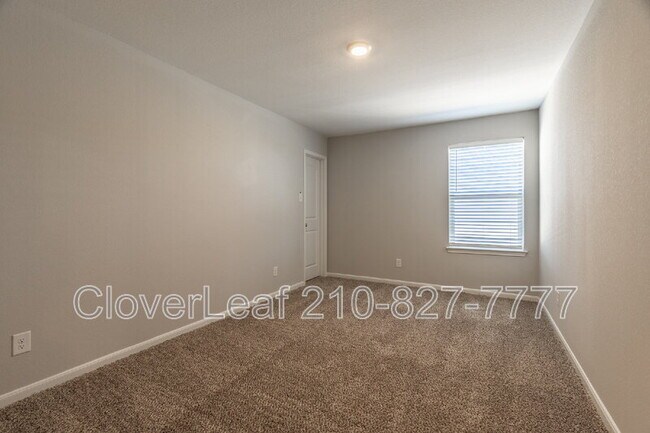 Building Photo - 9223 Foxing Blf