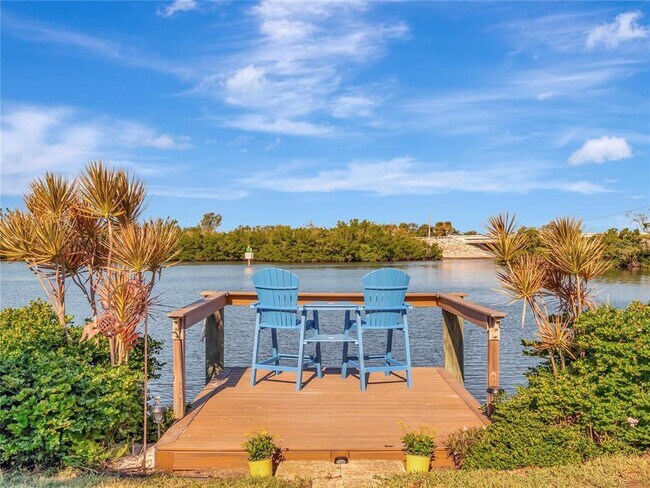 Building Photo - 10432 Sandpiper Rd W