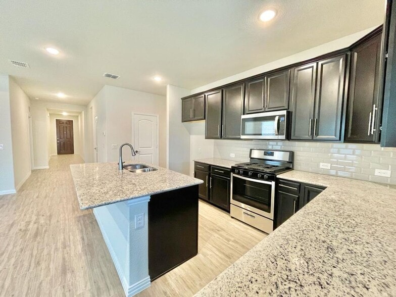 Building Photo - 2409 Rooster Ln