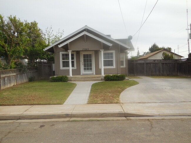 Primary Photo - 3 Bedroom / 1 Bath House