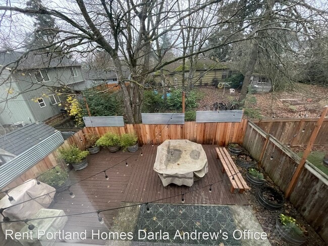 Building Photo - 3 br, 2.5 bath House - 6618 SE 66th Ave