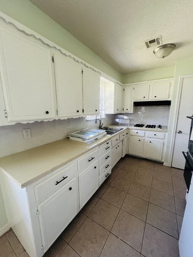 Building Photo - 840 N Windermere Dr