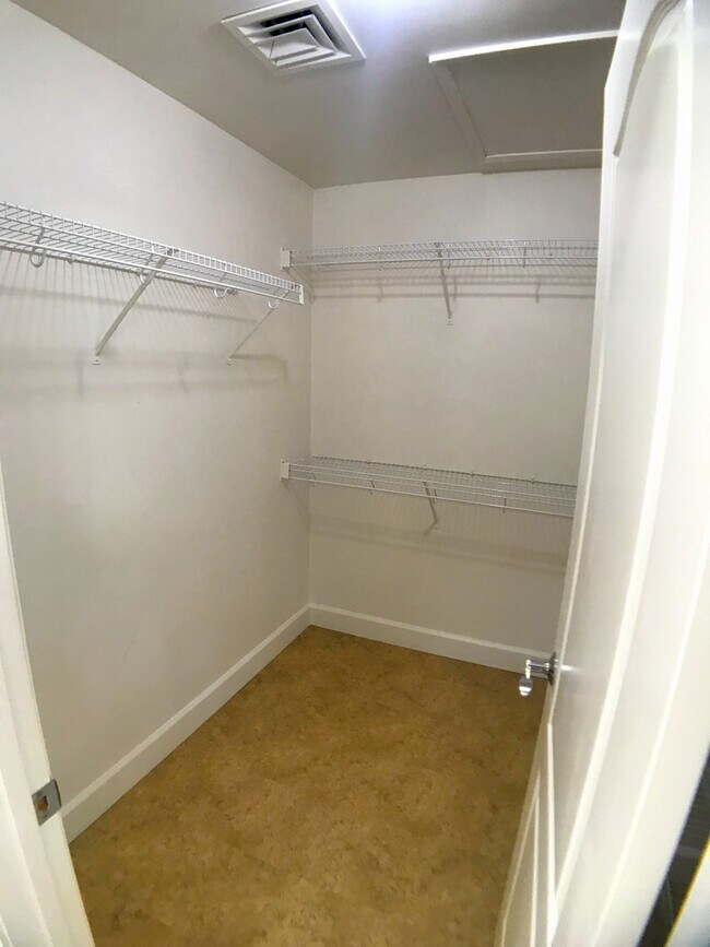 Building Photo - Resort style living! 3 Bed 2 Bath 2Pkg  Ko'Olina Kai Golf Estates