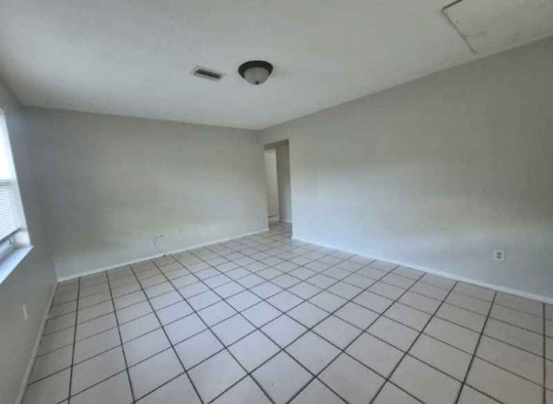 Building Photo - 15117 Avalon Ave