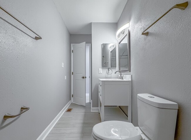 Building Photo - 2465 Talco Hills Dr