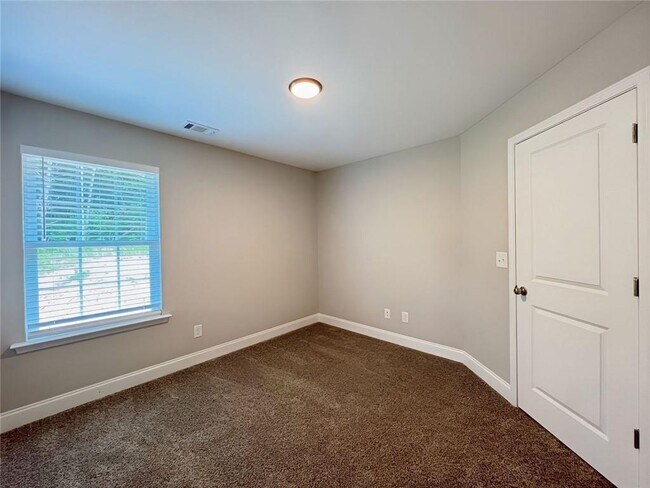 Building Photo - 5332 Lawson Lake Dr