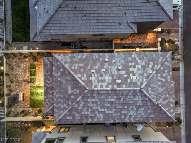 Building Photo - 12540 Skylight View St