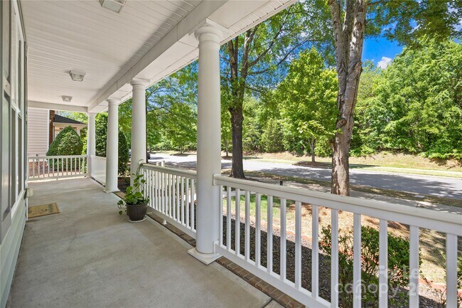 Building Photo - 10732 Alvarado Way