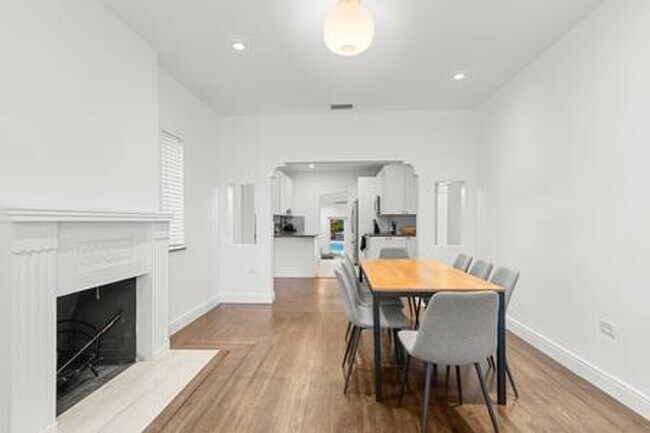 Building Photo - 443 NE 71st St