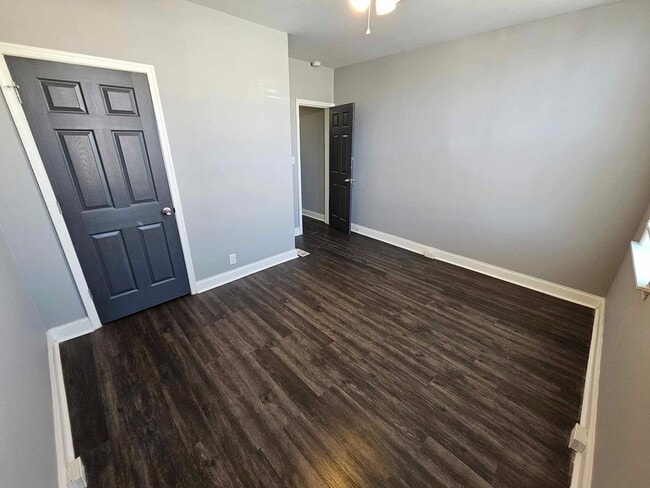 Building Photo - 3 Bed/1.5 bath Townhouse in Pigtown