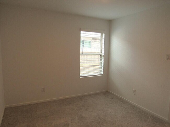 Building Photo - 5202 Sunvalley Bend Dr