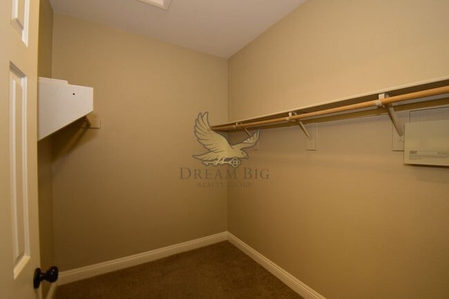 Building Photo - 10524 Autumn Pine Ave