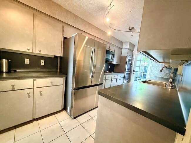 Building Photo - 4503 Medinah Pl