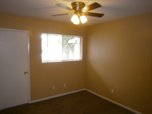 Building Photo - Single Story Home 4 bedroom + Enclosed pat...
