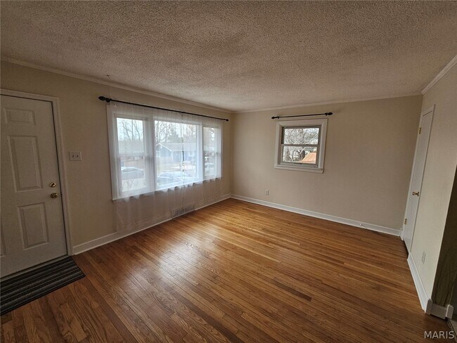 Building Photo - 206 Lake Ave